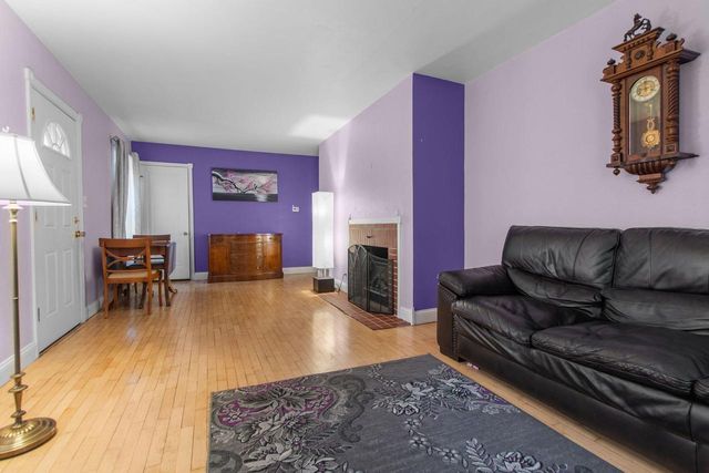 2436 HICKORY LANE, Appleton, WI 54915