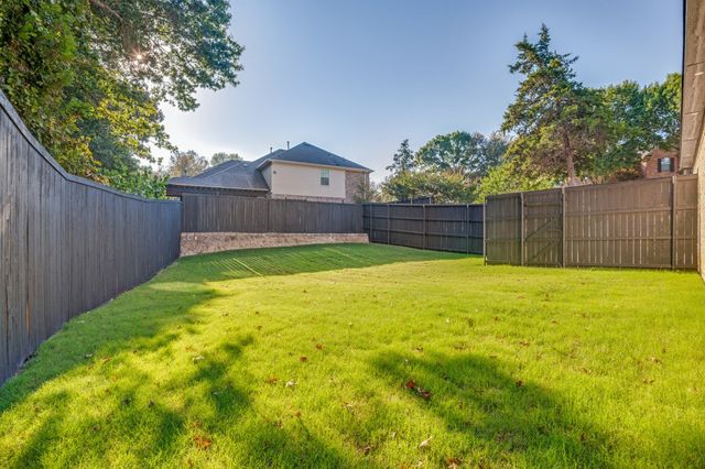 1700 Carriage Creek Drive, Desoto, TX 75115