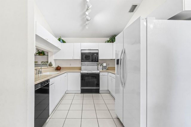 7401 Hearth Stone Avenue, Boynton Beach, FL 33472