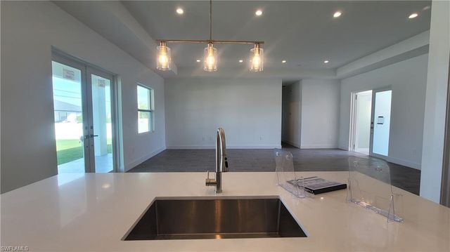 424 SW 28th AVE, Cape Coral, FL 33991