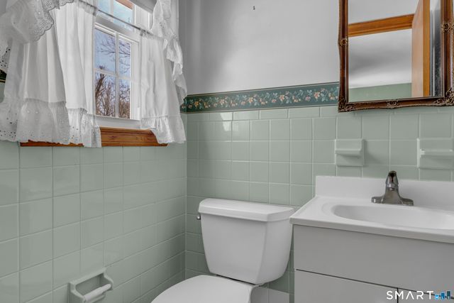 849 Hoop Pole Road, Guilford, CT 06437