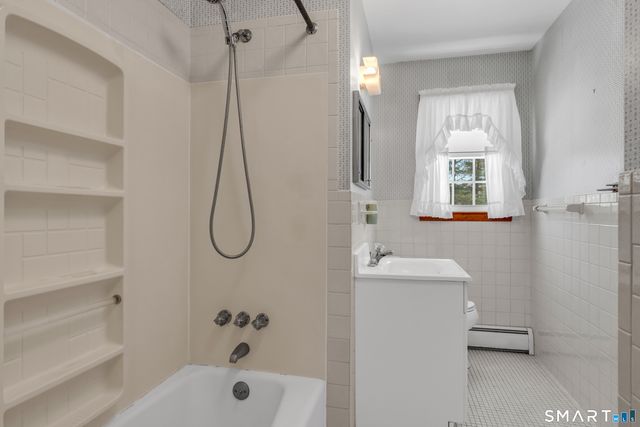 849 Hoop Pole Road, Guilford, CT 06437