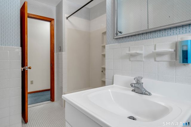 849 Hoop Pole Road, Guilford, CT 06437