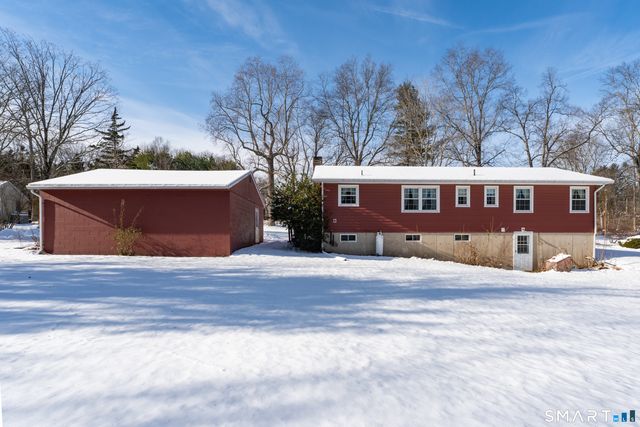 849 Hoop Pole Road, Guilford, CT 06437