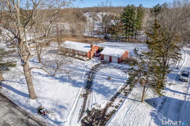 849 Hoop Pole Road, Guilford, CT 06437