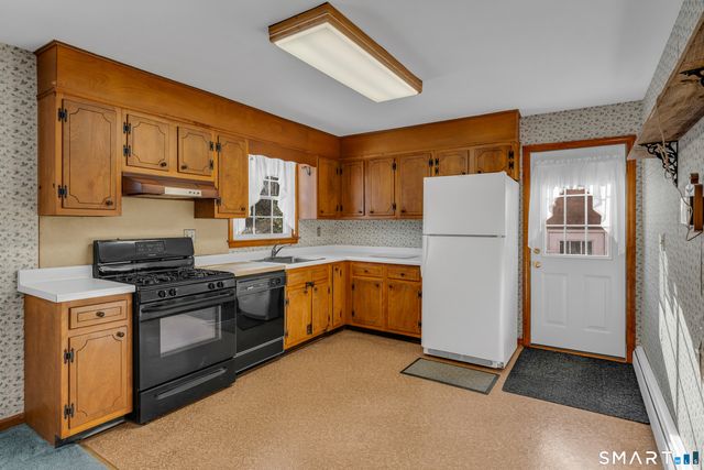 849 Hoop Pole Road, Guilford, CT 06437