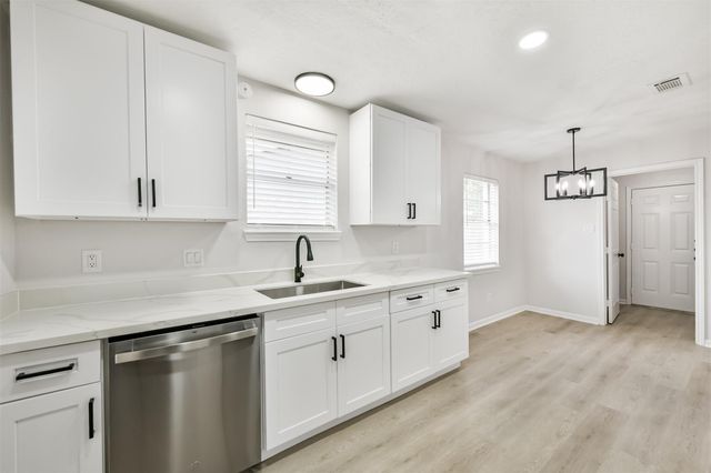 4427 Saffron Lane, Friendswood, TX 77546