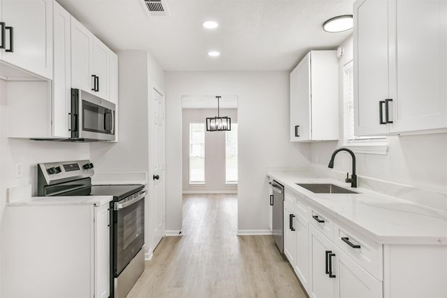 4427 Saffron Lane, Friendswood, TX 77546
