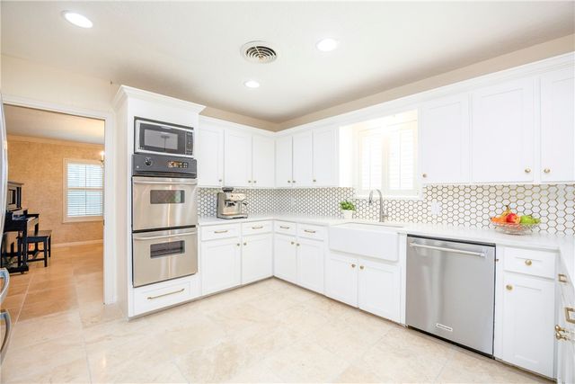 6321 Saint Andrews Dr, Corpus Christi, TX 78413