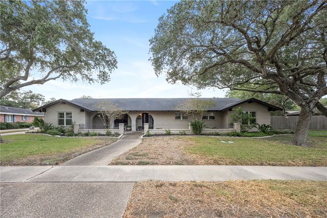6321 Saint Andrews Dr, Corpus Christi, TX 78413