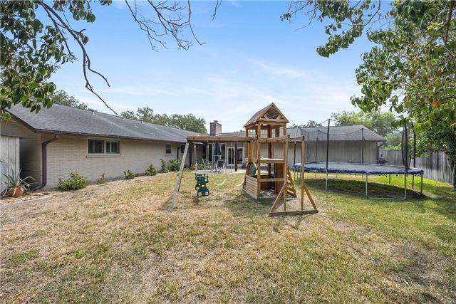 6321 Saint Andrews Dr, Corpus Christi, TX 78413