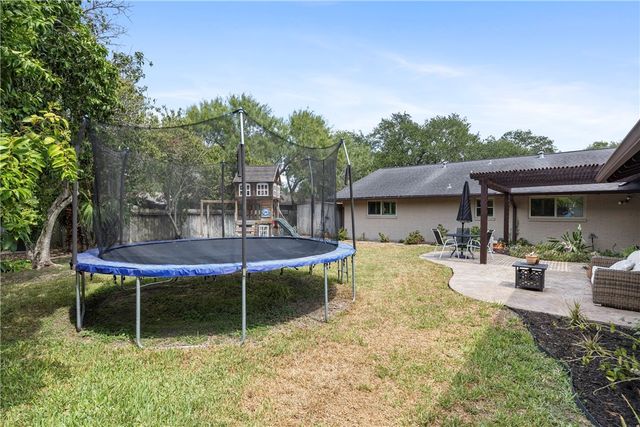 6321 Saint Andrews Dr, Corpus Christi, TX 78413