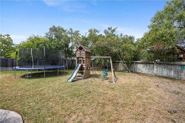 6321 Saint Andrews Dr, Corpus Christi, TX 78413