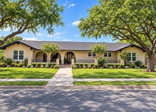 6321 Saint Andrews Dr, Corpus Christi, TX 78413