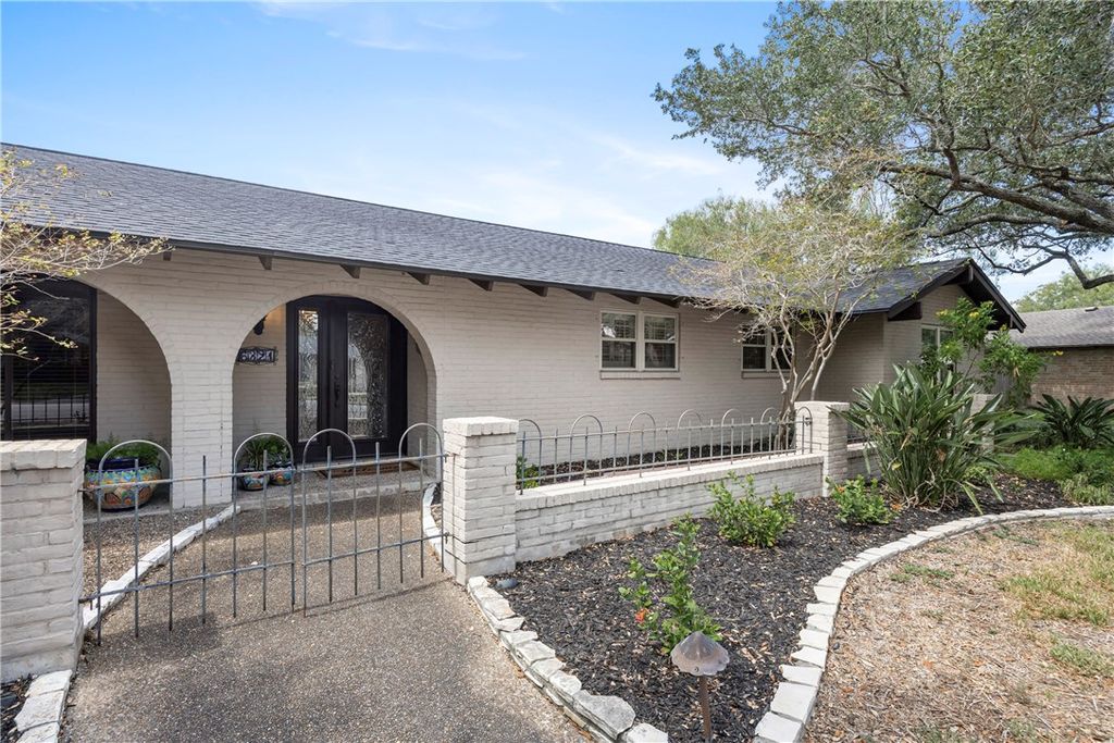 6321 Saint Andrews Dr, Corpus Christi, TX 78413 — photo 4