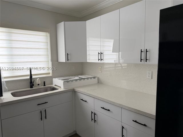 12694 NW 8th Trl, Miami, FL 33182