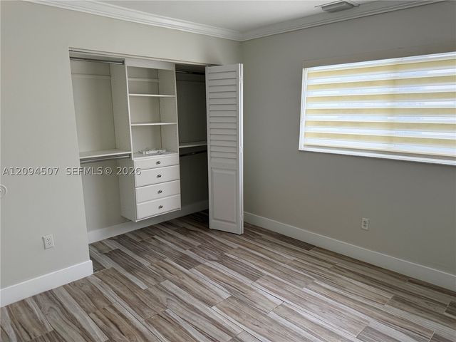 12694 NW 8th Trl, Miami, FL 33182