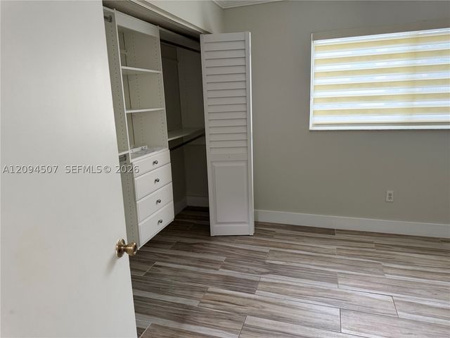 12694 NW 8th Trl, Miami, FL 33182