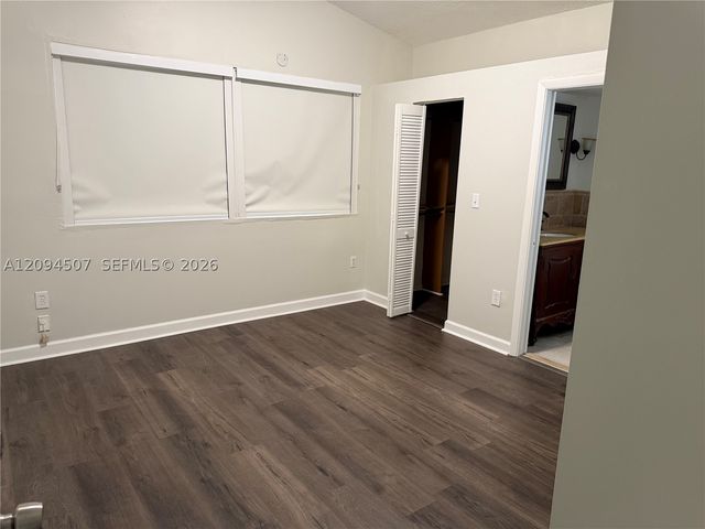 12694 NW 8th Trl, Miami, FL 33182