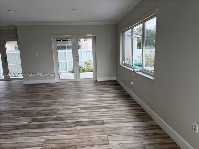 12694 NW 8th Trl, Miami, FL 33182