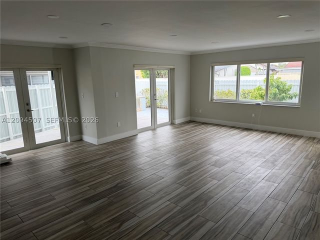 12694 NW 8th Trl, Miami, FL 33182