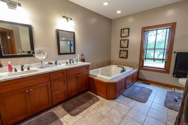 6010 N 530 West, Huntington, IN 46750