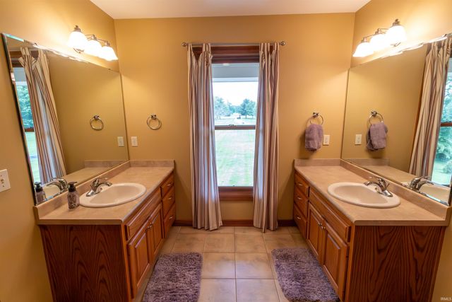 6010 N 530 West, Huntington, IN 46750