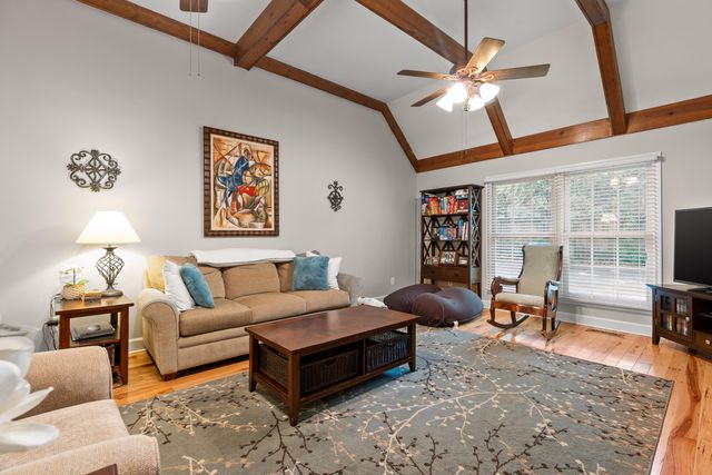 64 Whispering Pines Drive, Signal Mountain, TN 37377