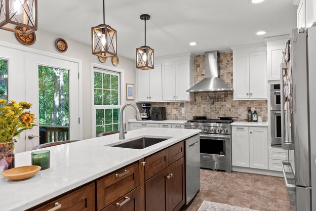 64 Whispering Pines Drive, Signal Mountain, TN 37377