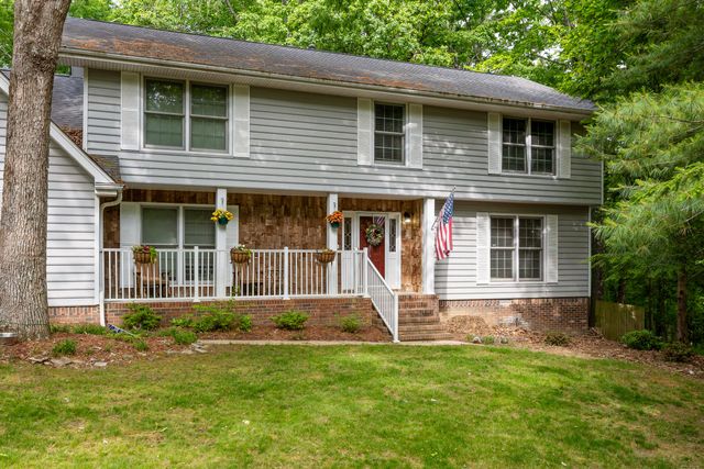 64 Whispering Pines Drive, Signal Mountain, TN 37377