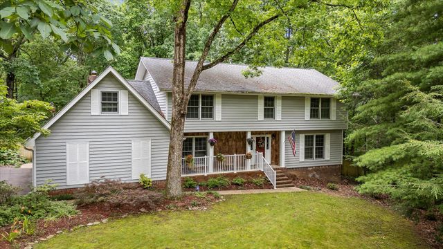 64 Whispering Pines Drive, Signal Mountain, TN 37377