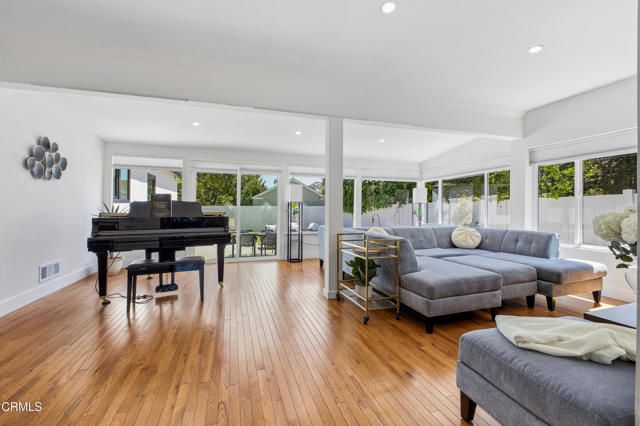 380 S Parkwood Avenue, Pasadena, CA 91107