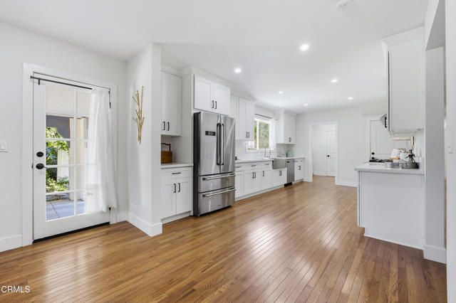 380 S Parkwood Avenue, Pasadena, CA 91107