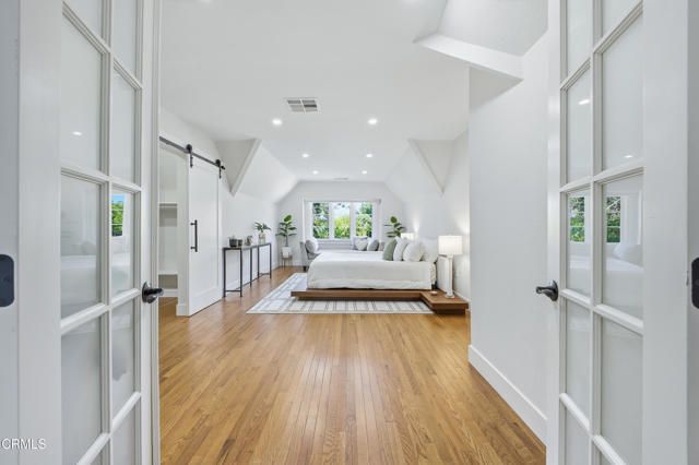 380 S Parkwood Avenue, Pasadena, CA 91107