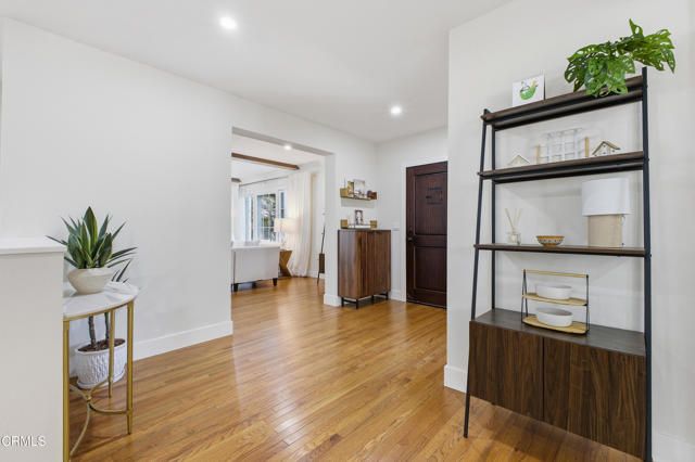 380 S Parkwood Avenue, Pasadena, CA 91107