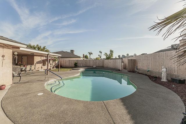 2892 Aspen Street, Hanford, CA 93230
