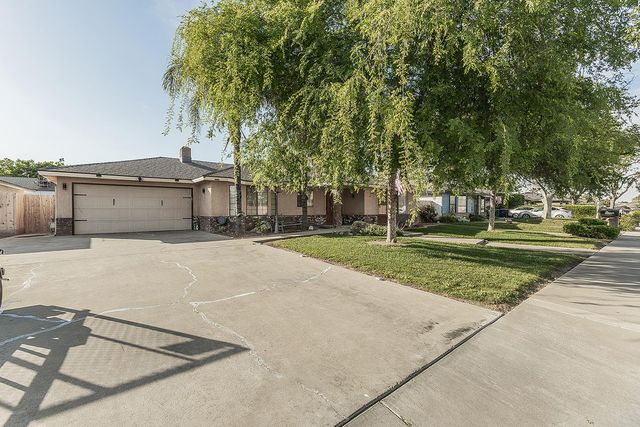 2892 Aspen Street, Hanford, CA 93230
