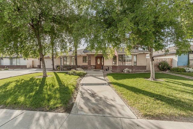 2892 Aspen Street, Hanford, CA 93230