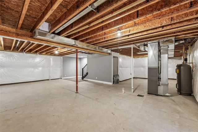 905 Chinook Way, Polk City, IA 50226