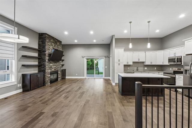 905 Chinook Way, Polk City, IA 50226