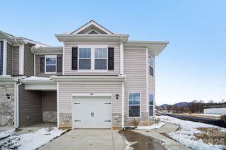 362 Lagoon Road, Fletcher, NC 28732