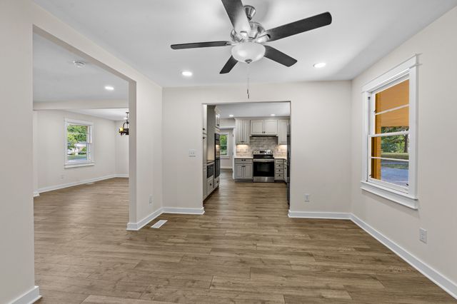 302 Dow Dr, Shelbyville, TN 37160