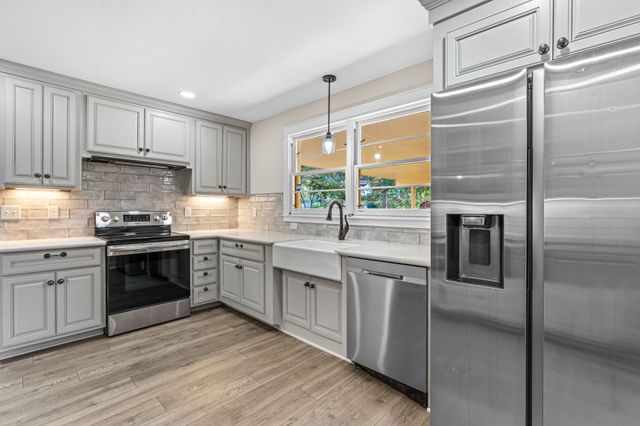 302 Dow Dr, Shelbyville, TN 37160