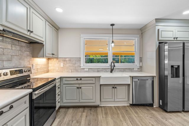302 Dow Dr, Shelbyville, TN 37160