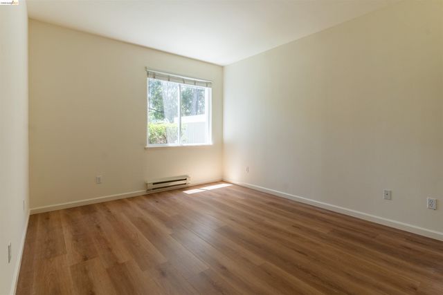 211 Bayside Ct, Richmond, CA 94804