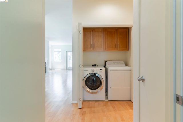 211 Bayside Ct, Richmond, CA 94804