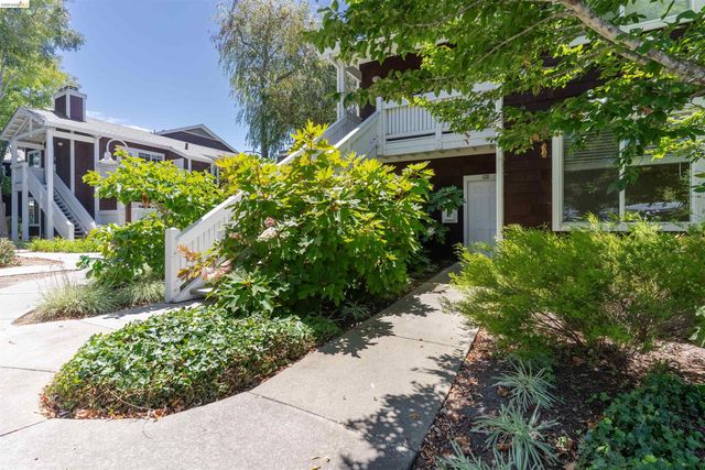 211 Bayside Ct, Richmond, CA 94804