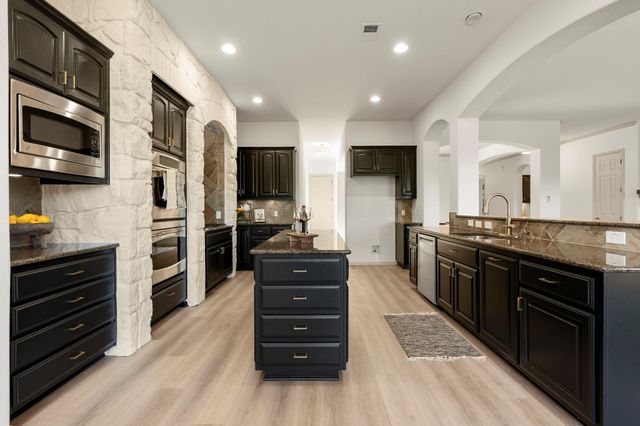 260 Longmont LN, Austin, TX 78737