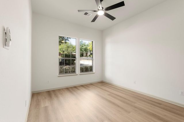 260 Longmont LN, Austin, TX 78737