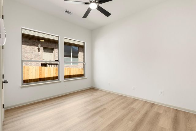 260 Longmont LN, Austin, TX 78737